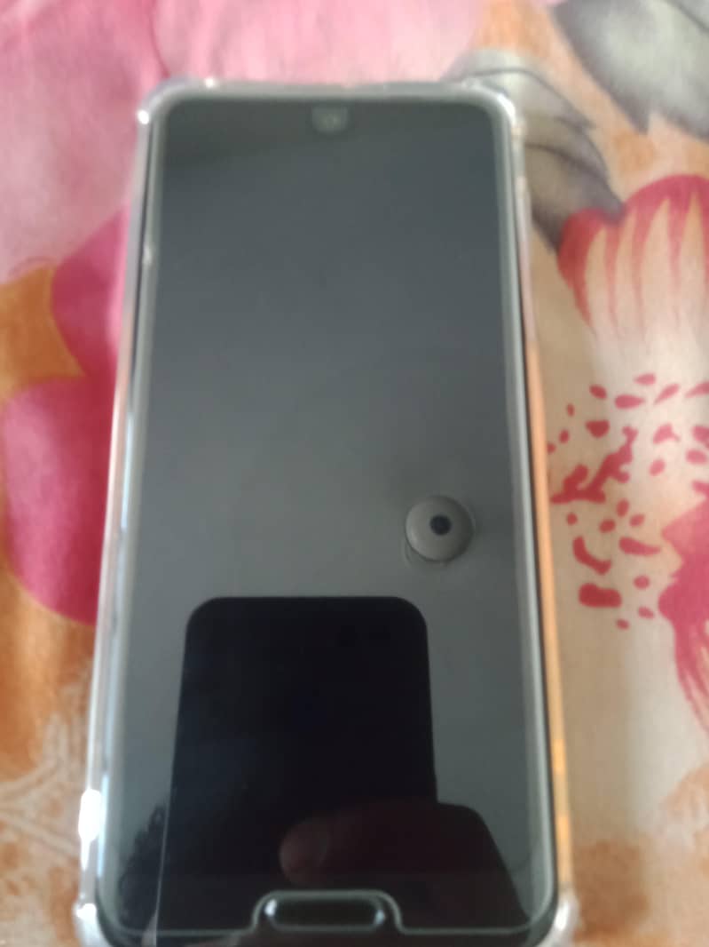 Sharp Aquos R2 3