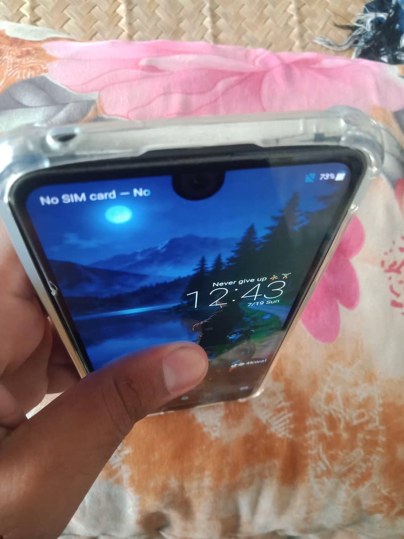 Sharp Aquos R2 5