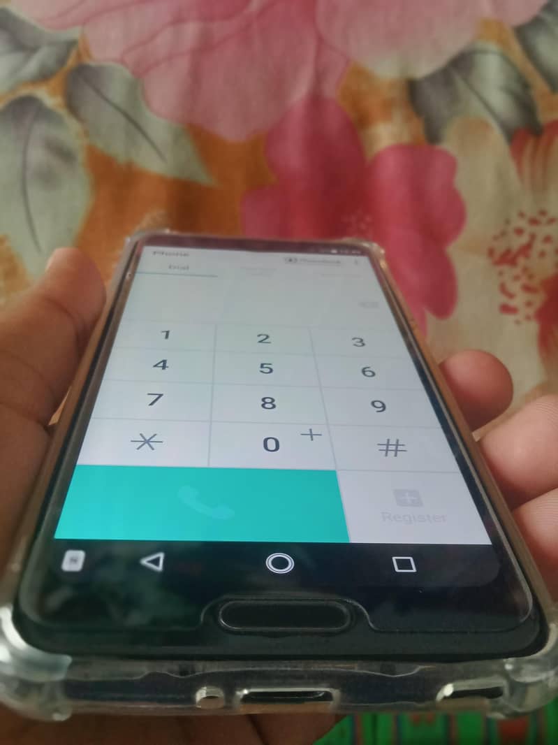 Sharp Aquos R2 6