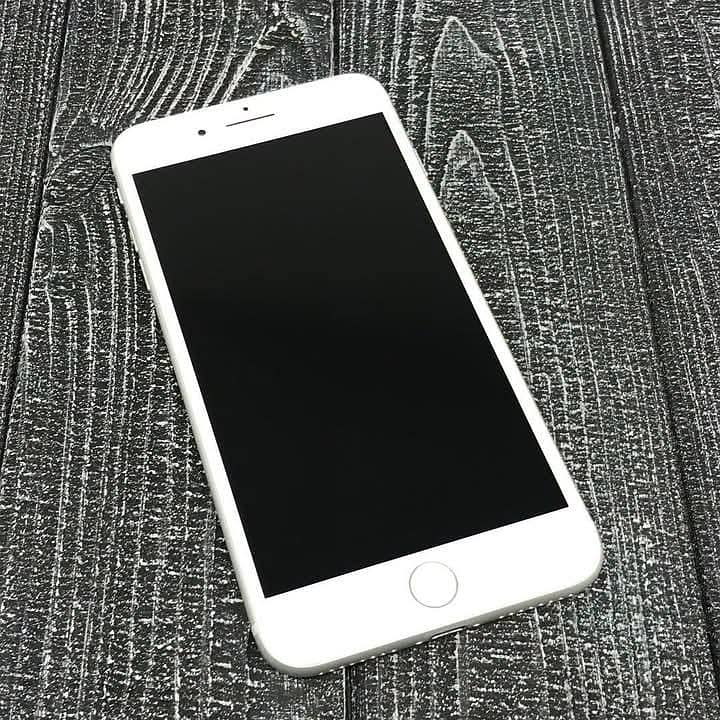 Apple iPhone 7 Plus 0