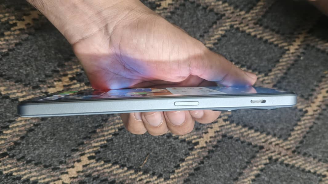 oneplus ace 2v 2