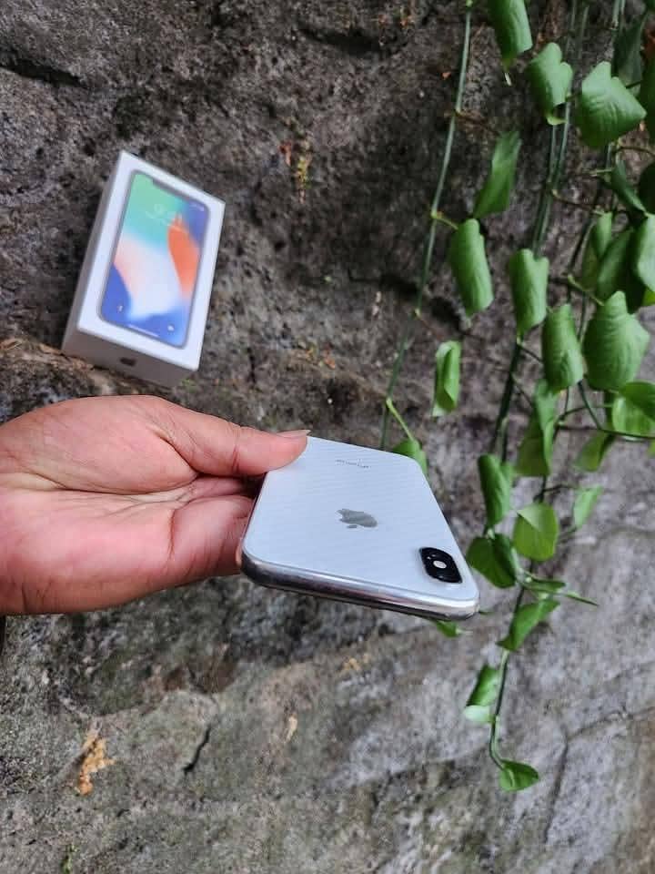 Apple iPhone X 0
