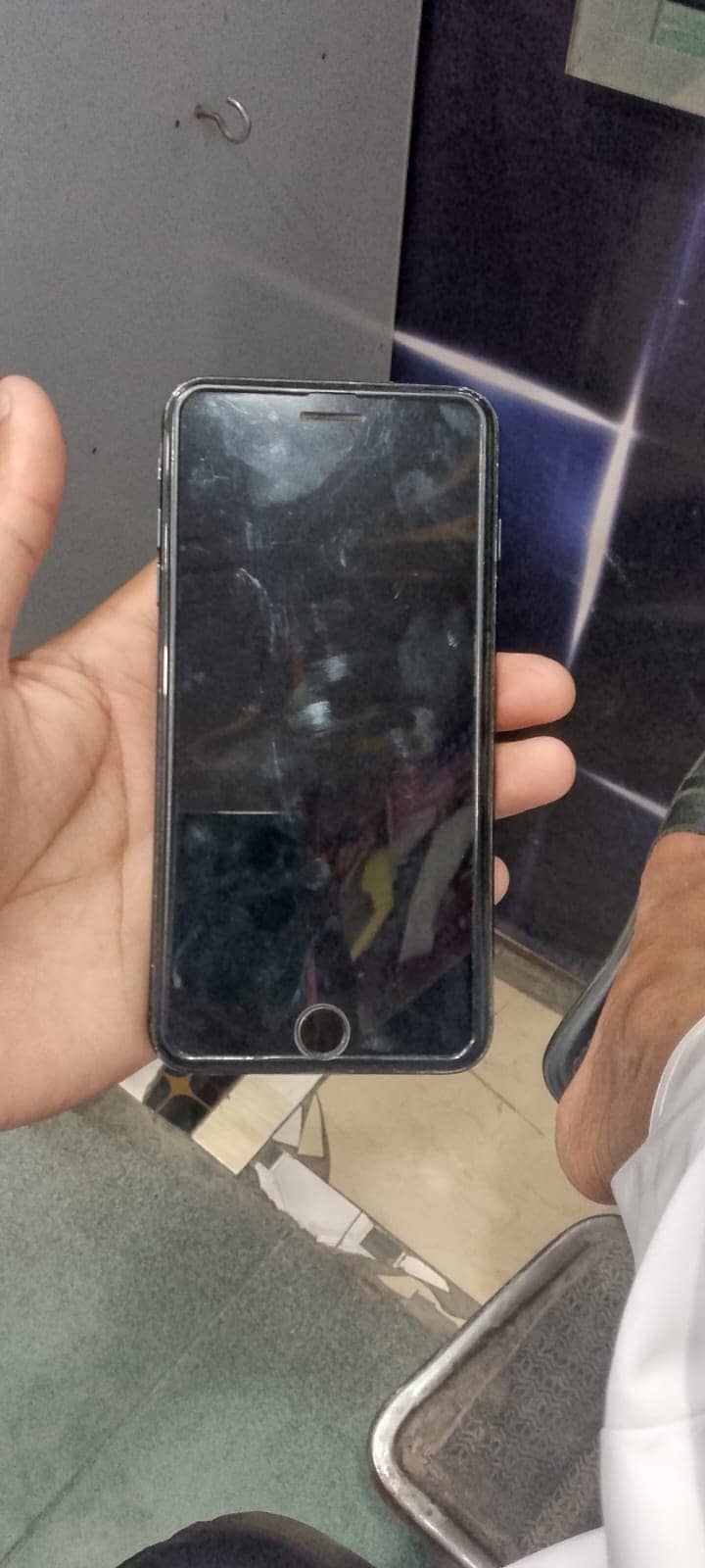 Apple iPhone 7 Plus 1