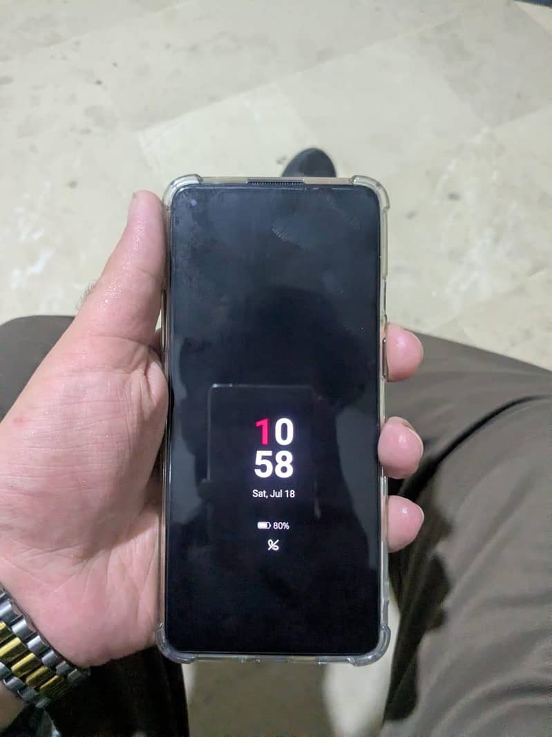 One Plus 9R 1
