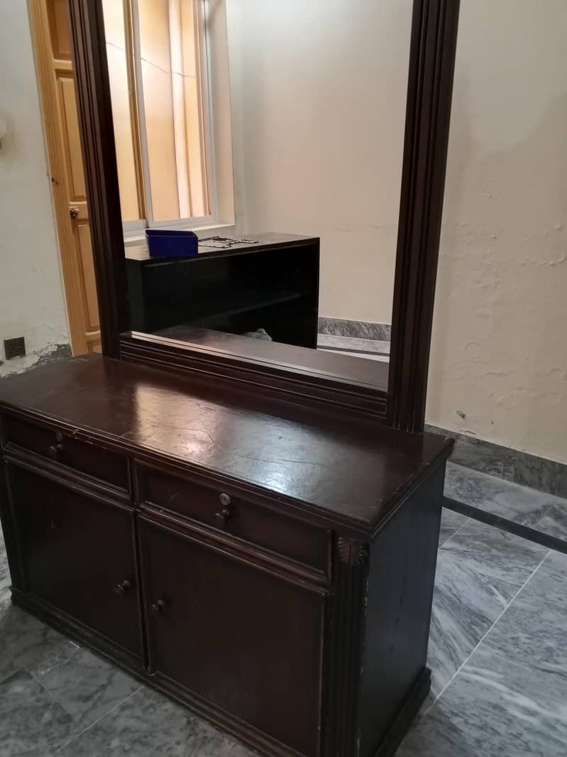 Dressing Table 3