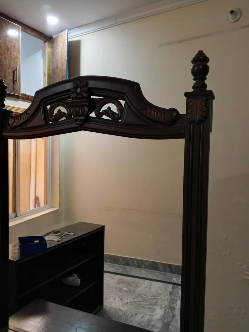 Dressing Table 4