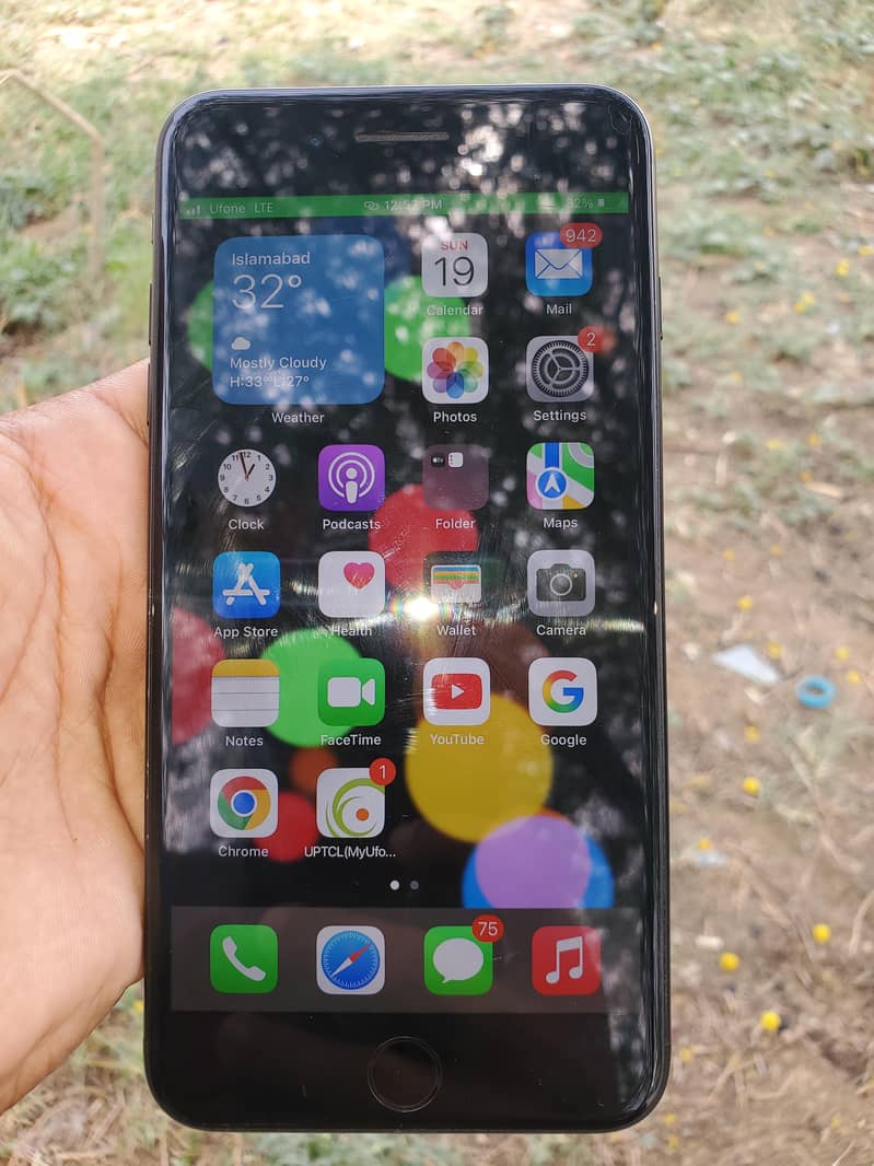 Apple iPhone 7 Plus 0