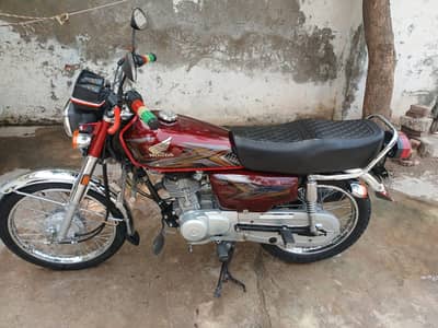 Honda CG 125 | Only 5100 km Driven | Like Brand New | All Punjab numbr