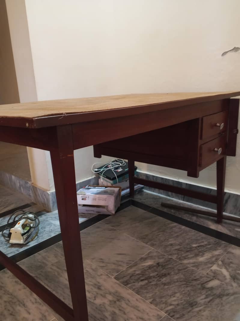 Study Table, Workstation 1