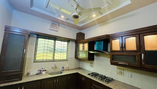 10 marla house for rent in wapda town