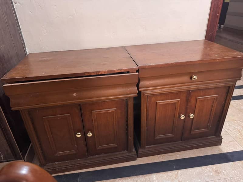 bed side table and dressing table 2