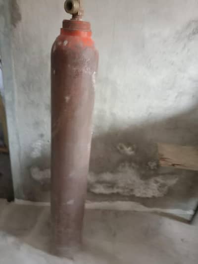Old Oxygen Cylinder for Sale – Good Condition