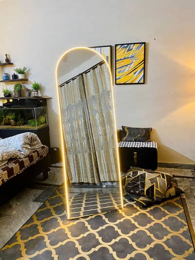 Wall mirror
