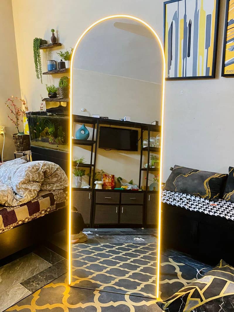 Wall mirror 1