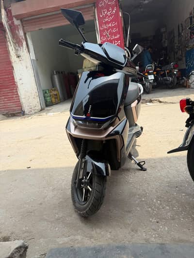 Scooty 800w