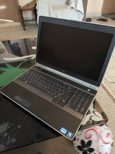 Dell Laptop i5 Latitude E6520 15.6" 8 GB Ram 128 GB SSD windows 10