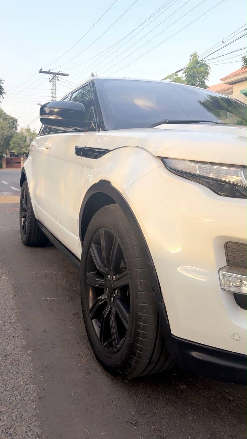Range Rover Evoque. 2