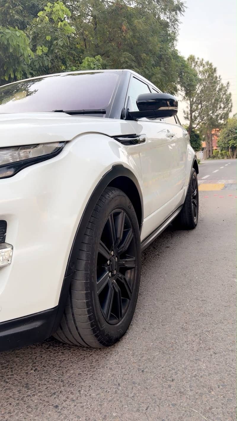 Range Rover Evoque. 3