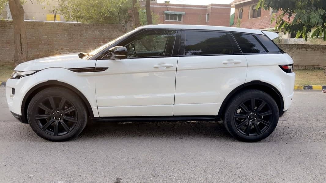 Range Rover Evoque. 4