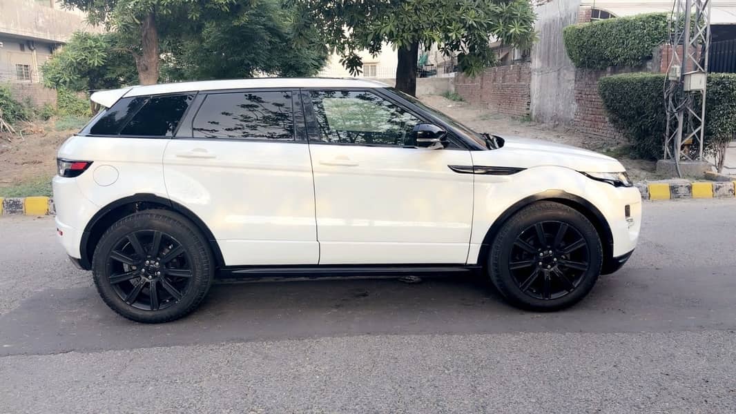 Range Rover Evoque. 5