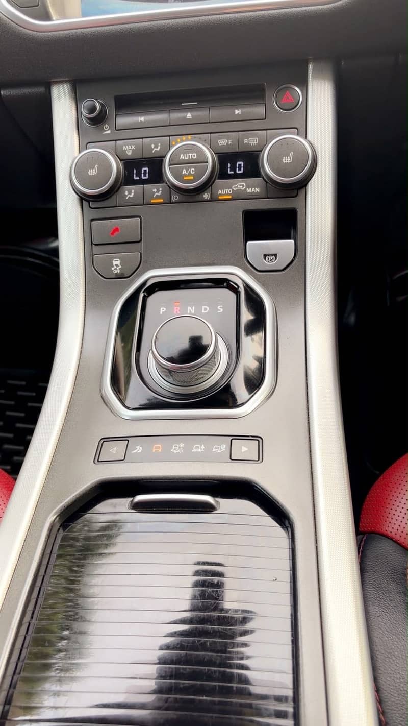 Range Rover Evoque. 15