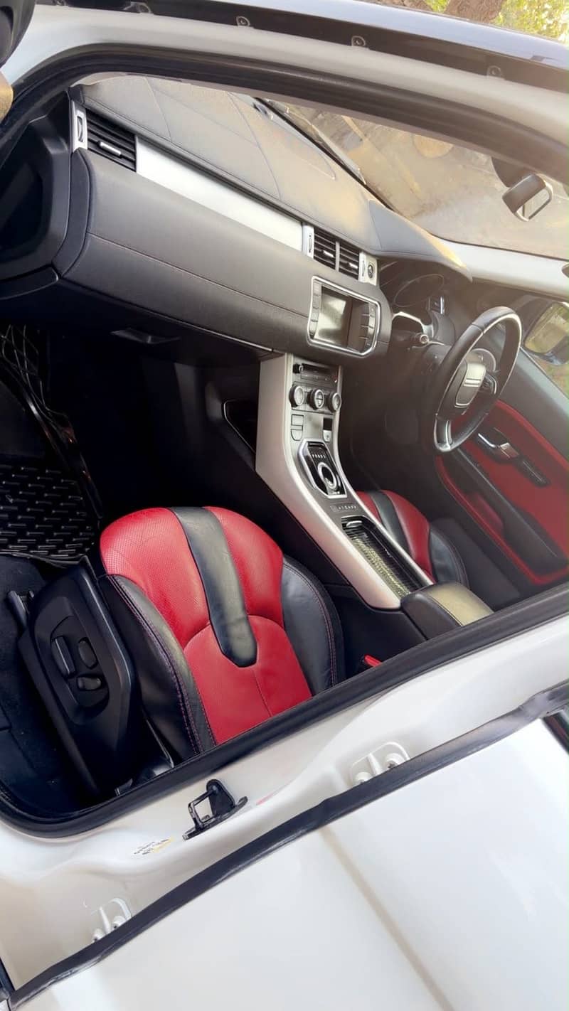 Range Rover Evoque. 16