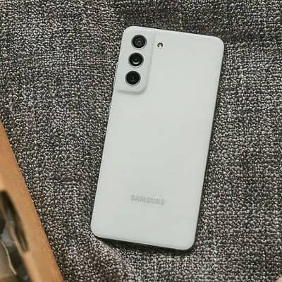 SAMSUNG S21 FE OFFICIAL PTA DUAL SIM 8/128 GB ALL OK JUST 1 GREEN LINE