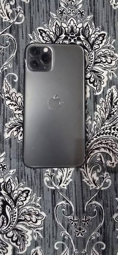 Iphone 11 pro jv  64 GB  Thora SA glass crack. All ok