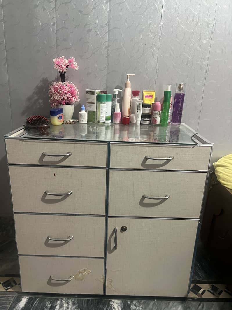 Trending dressing table 0
