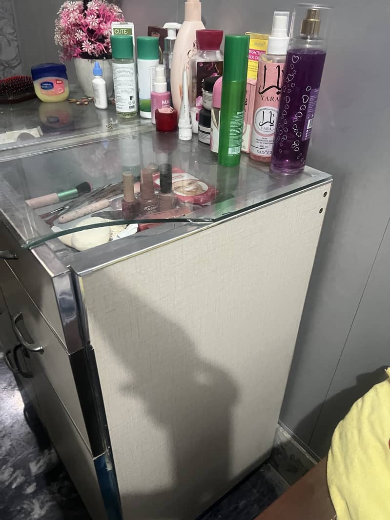 Trending dressing table 1