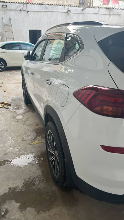Hyundai Tucson FWD A/T GLS SPORT