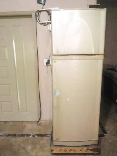 Dawlance Refrigerator 12 CFT - Excellent Condition - Lahore