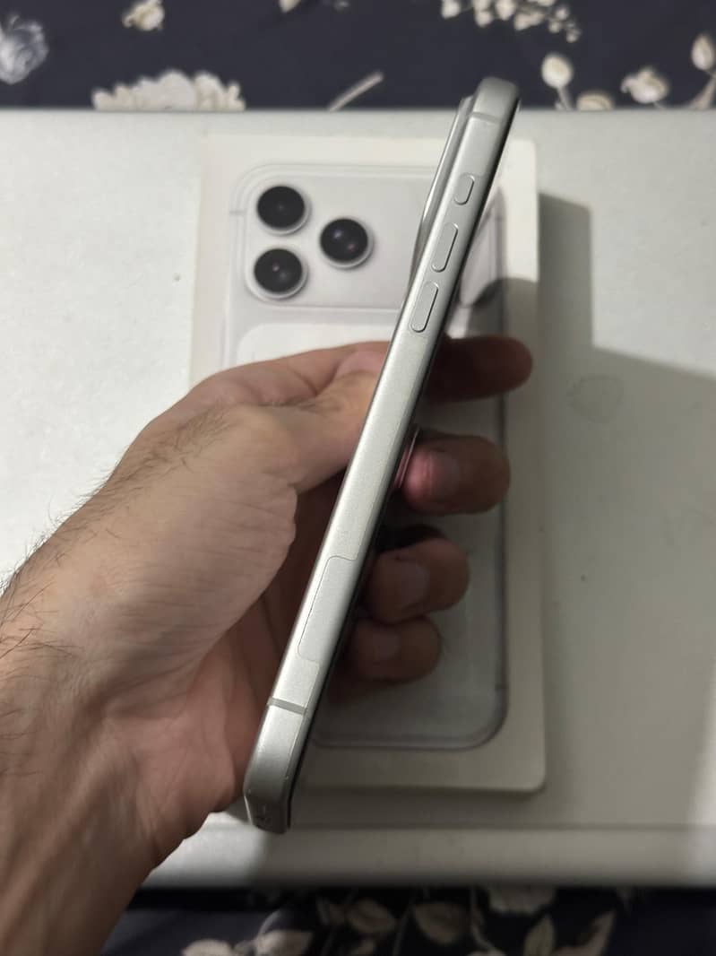 IPHONE 17 PRO MAX 1