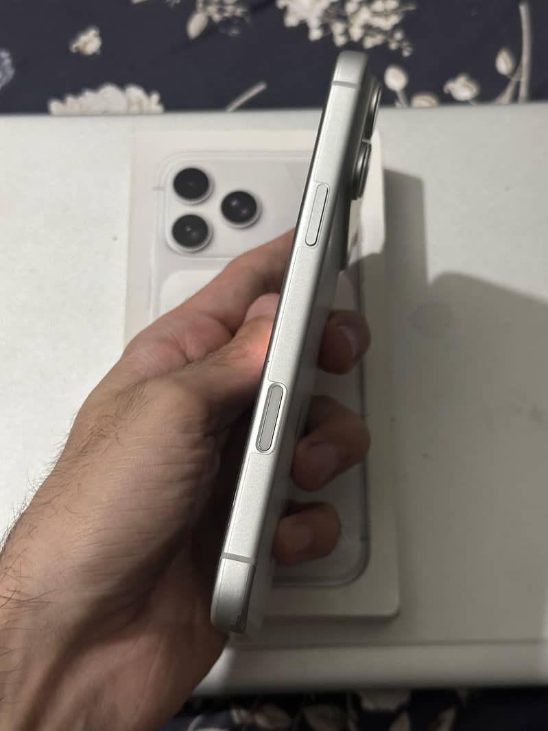 IPHONE 17 PRO MAX 2