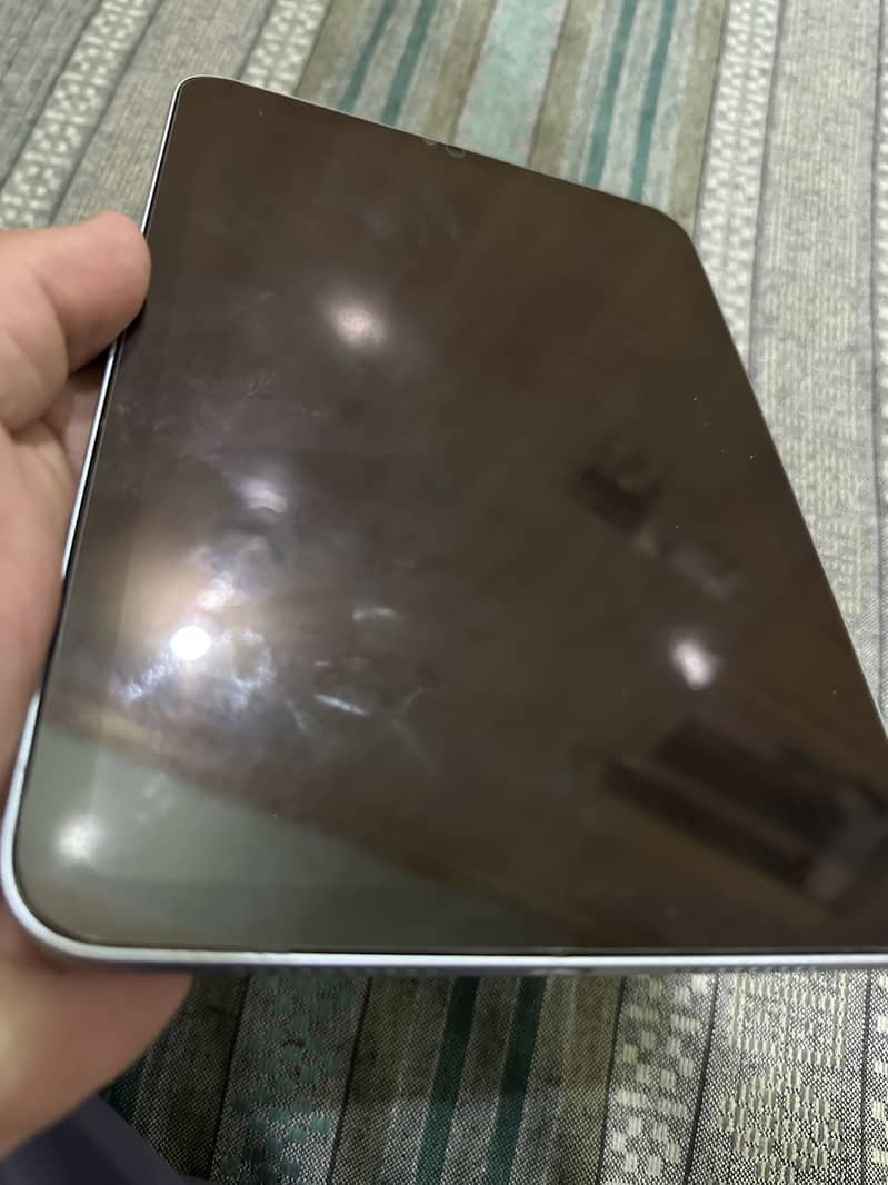 Ipad mini 7 with box 2