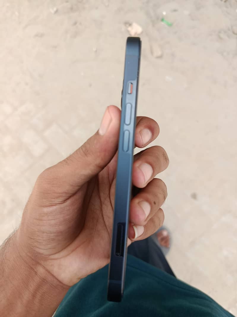 Apple iPhone 13 1
