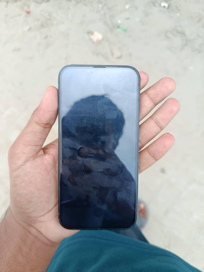 Apple iPhone 13 2