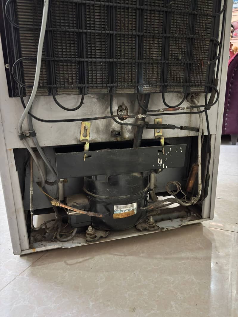 Dawlance Refrigerator 0