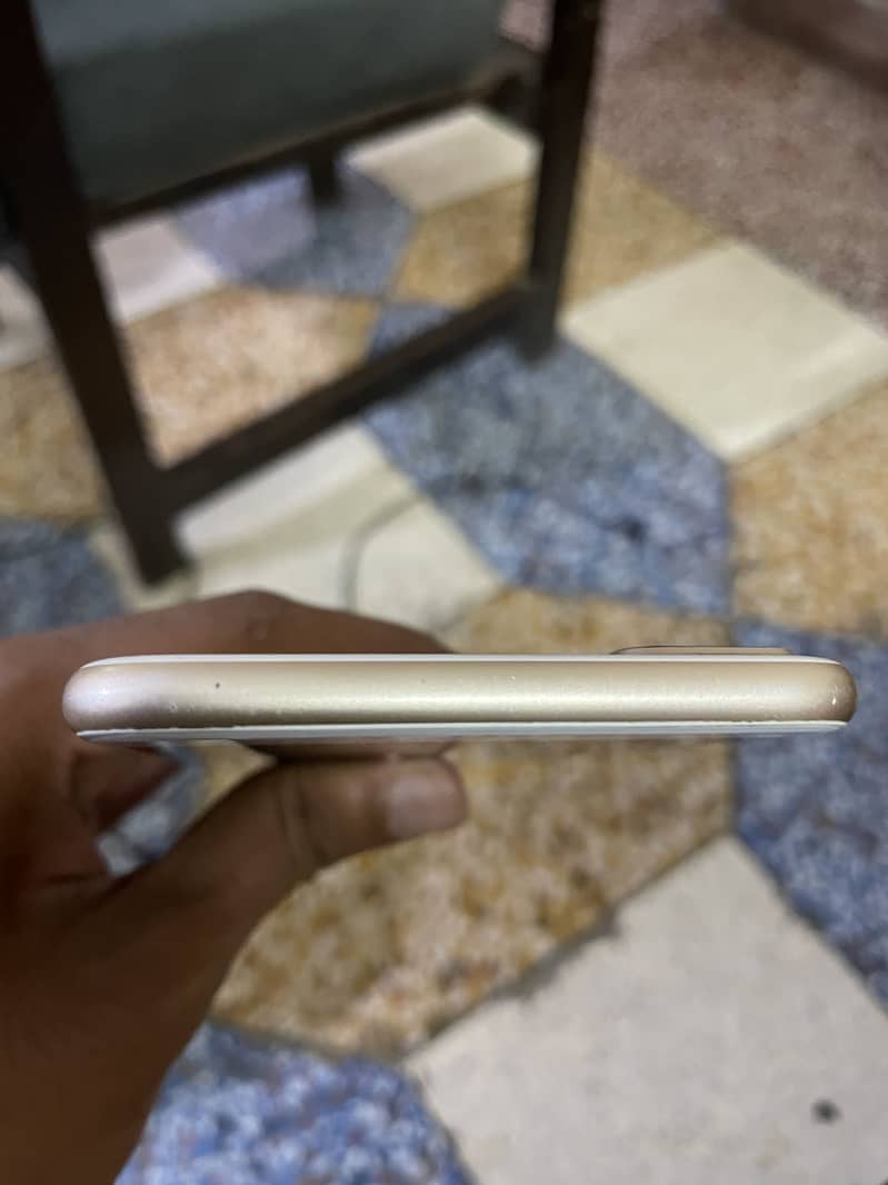 Apple iPhone 7 Plus 3