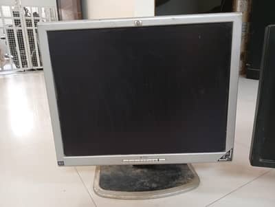 2 lcd monitor and 1 cpu