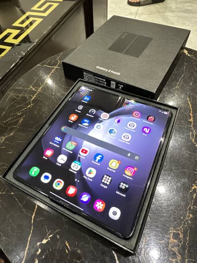 Samsung galaxy Z Fold 5 non PTA 512 GB black color
