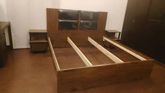Kingsize Bed with 2 Side Tables – Wooden Frame with Leather headset
