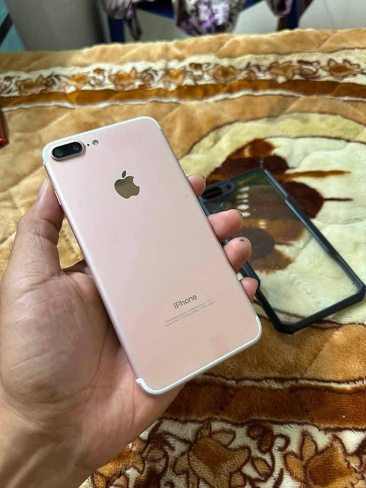 Apple iPhone 7 Plus 3