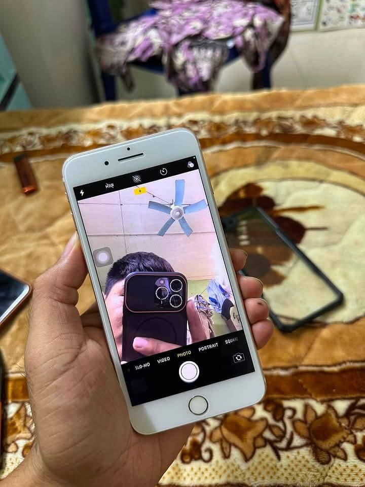 Apple iPhone 7 Plus 6