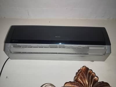 gree 1 ton condition 10/10