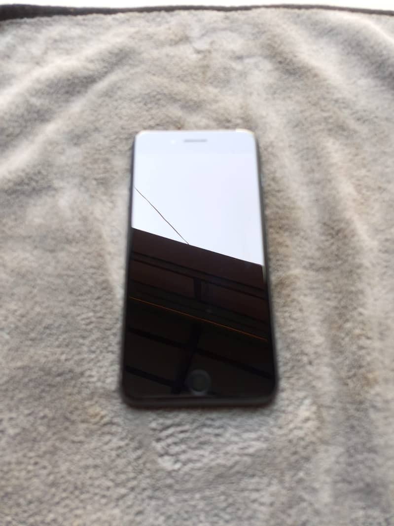 Apple iPhone 7 Plus 1