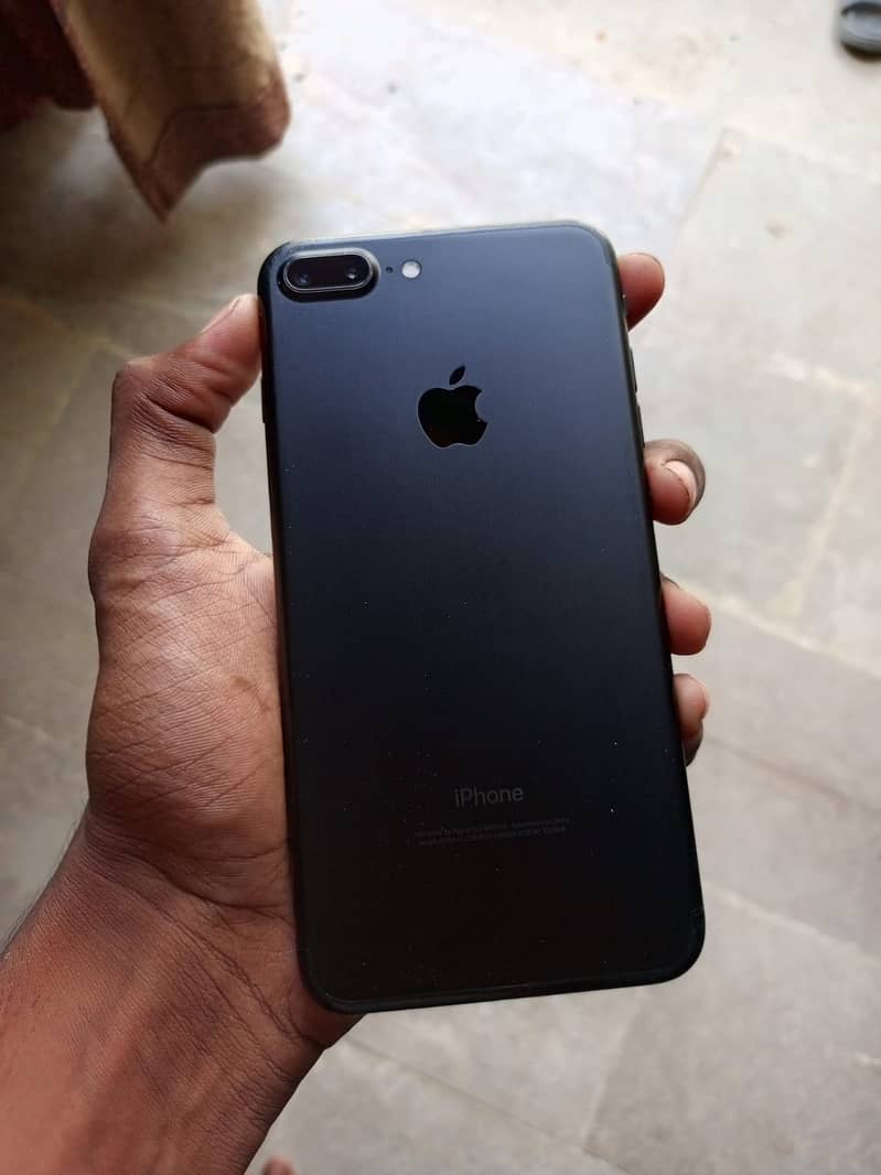 Apple iPhone 7 Plus 10