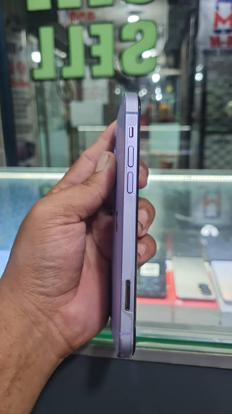 Apple iPhone 12 3