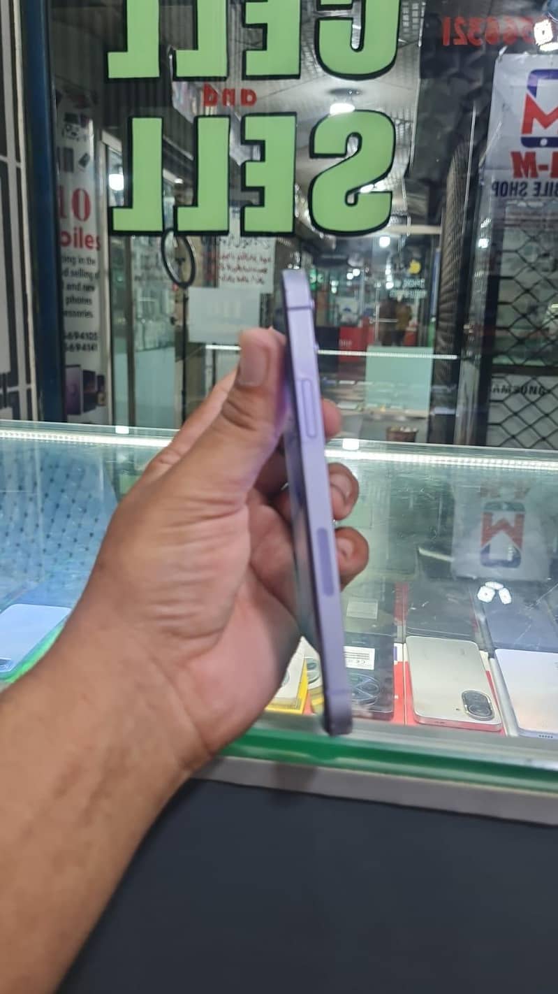 Apple iPhone 12 6