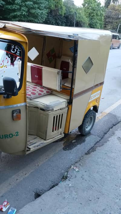 Teez Raftar risksha urgent sale